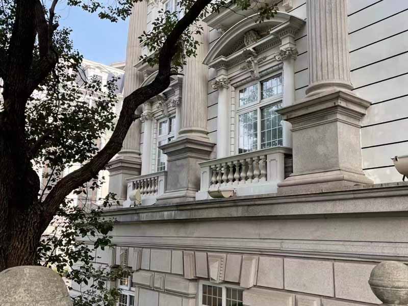 上海知名刑事律師講解的主題是關于：投降罪的構成要件是什么？自首之罪如何定？